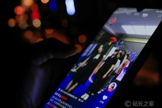 为什么在快手跟朋友聊天？